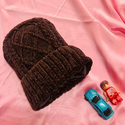 Best Beanies for Curly Hair